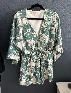 Pink Lily Tropical Palm Leaf Print Romper Green White V-Neck Kimono Sleeve S GUC thumbnail 1