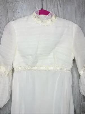 Vintage 1960s / 70s sheer tulle wedding dress white cream w/ long detail sleeves thumbnail 4