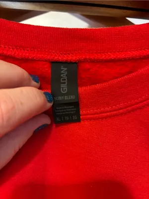 Gildan “Go Taylor’s Fiancé” Red Sweatshirt - Size XL thumbnail 4