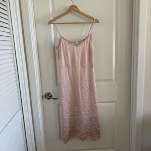 Aritzia Wilfred Millie Slip Dress Rose Quartz thumbnail 3