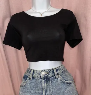 H & M | Basic Tee thumbnail 1
