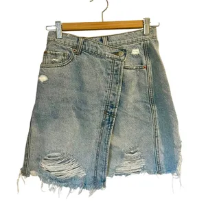 Free People Parker Wrap Distressed Denim Mini Skirt Blue Light Wash sz. 25 thumbnail 2