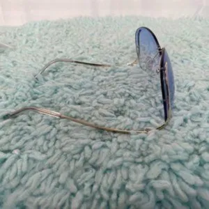 Rimless Blue Lens & Silver Sunglasses NWOT thumbnail 2