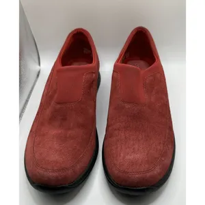 Covington Womens Size 7M Red Suede Leather Slip On Shoes Pre Owned‎ thumbnail 2