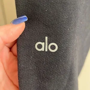 ✨Alo Yoga Distressed Grey Sz Small Sweatpants✨ thumbnail 8