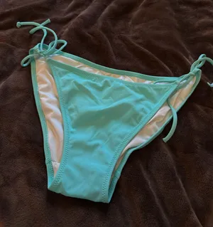 Vintage Victoria’s Secret Bikini thumbnail 3