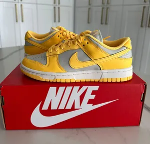 Nike Women’s Dunk Low Sneakers thumbnail 2
