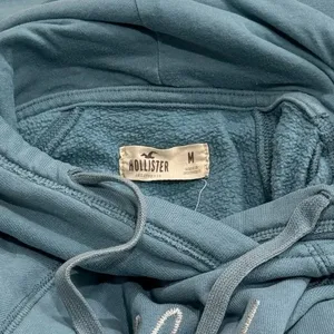 Y2K Hollister Baby Blue Spellout Hoodie Academia Preppy Comfort Coastal M thumbnail 7