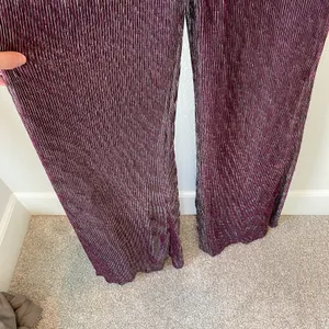Lulu’s Glitter Girl Shiny Purple One Shoulder Jumpsuit Size M thumbnail 6