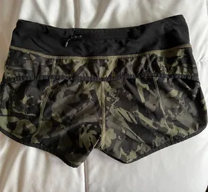Lululemon Shorts thumbnail 3
