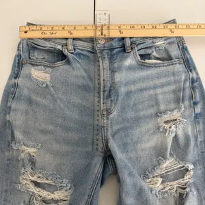 American Eagle Mom Jeans‎ Light Wash Distressed Ripped Denim Womens 6 Stretch thumbnail 11