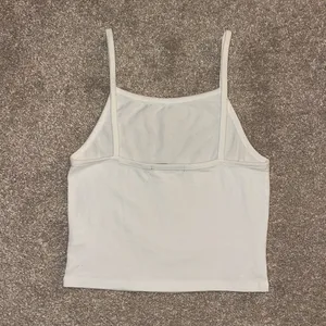 Brandy Melville Crop Top thumbnail 3