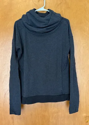 Lululemon Cowl‎ Neck Long Sleeve Sweatshirt Charcoal Grey Womens Sz M thumbnail 1