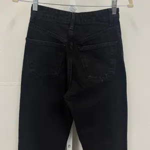 Zara Women's High Rise Straight Leg Distressed Jeans‎ Raw Hem Sz 4 6688/027/800 thumbnail 8