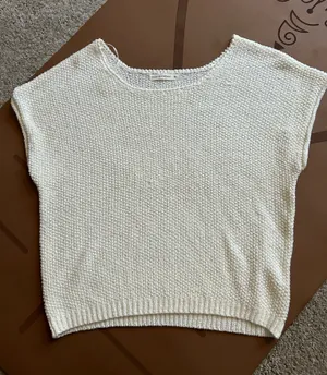 Moon & Maddison White knit top thumbnail 1