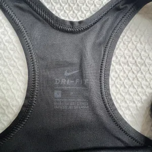 Nike‎ Dri Fit Black Sports Bra Size Small No Padding Racerback thumbnail 3