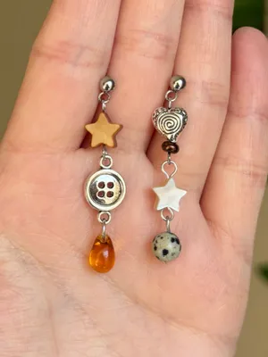 Handmade y2k funky fairy assymmetric dangle earrings🌟🧡 thumbnail 4