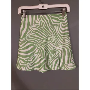 PRINCESS POLLY Clueless Zebra Print Mini Skirt Green and White Size 0 thumbnail 4