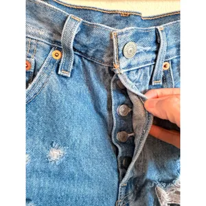 Levi's Denim Shorts Women 24 Blue 501 Original High Rise Distressed Cut Off thumbnail 4