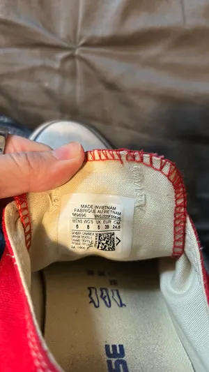 Red Low-Top Converse Sneakers thumbnail 4