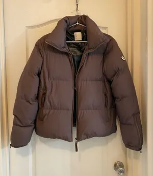 Vuori Hillside puffer jacket size S women’s thumbnail 1