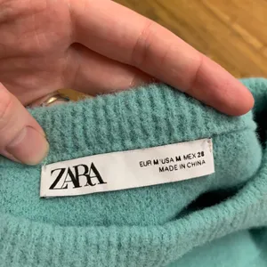 ZARA Teal Blue Fuzzy Cropped Sweater Long Sleeve Crew Neck Super Cropped Medium‎ thumbnail 5
