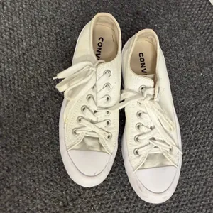 Converse Chuck Taylor All Star Lugged Low Top White Canvas Sneakers 567680C US 7 thumbnail 3