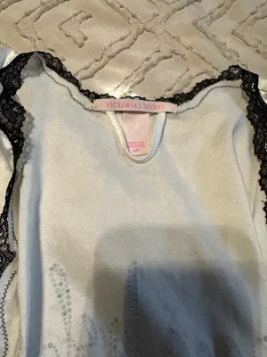 Victoria's Secret satin bombshell robe S thumbnail 3