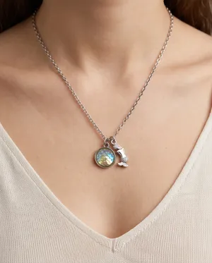 Boutique New Iridescent Scale and Silver Mermaid Charm Pendant Necklace thumbnail 5