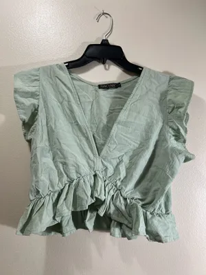 Vneck Ruffle Crop Top and Wide Leg Pants Green Size L thumbnail 4
