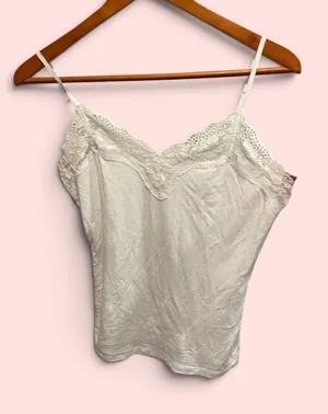 Cute soft Ann Taylor stretchy lace trim Y2K vanilla cami classic coquette thumbnail 1