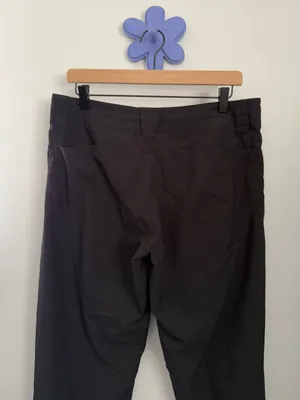 Patagonia women’s 12 Crop Pants mid rise Black outdoor hike trail thumbnail 3