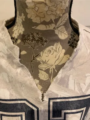 HOLLISTER Light Camo Oversized V Neck Sweatshirt size XS thumbnail 5
