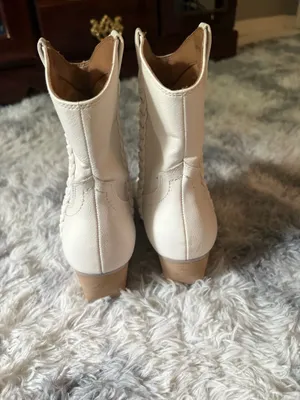White Cowboy Boots Size 9 thumbnail 3