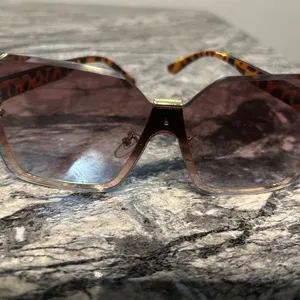 Stylish Brown Sunglasses thumbnail 7