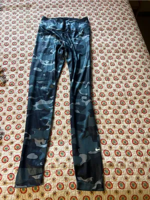 Nike Dri-FIT Women's Mid-Rise Blue Camo Leggings Thunder Blue Size Small thumbnail 4
