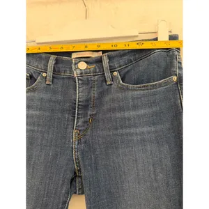 Levis 311 Shaping‎ Skinny Jeans Womens 28 Medium Wash Blue Mid Rise Denim thumbnail 7
