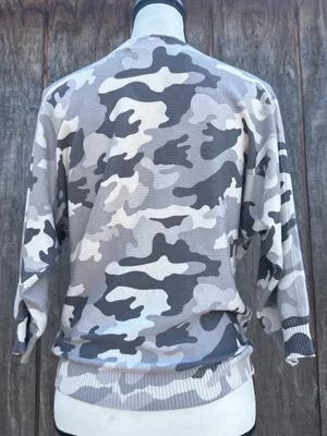 Premise Women's XS Gray Camo Army V-Neck 3/4 Sleeve Knit Pullover Sweater thumbnail 4