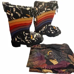 NEW Farm Rio Puffy Tall Rainbow Snow winter Boots Graphic Toucan Print Size 6 thumbnail 12