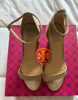 Vince Camuto Heels thumbnail 1
