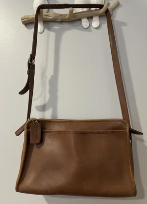 Vintage COACH NYC New York Legacy‎ British Tan Leather Shoulder Bag Purse USA thumbnail 1