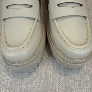 Soda Women's Chunky Platform Loafers White Lug Sole Y2K Style size 7.5 classic preppy thumbnail 11