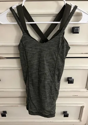 Lululemon tank thumbnail 1