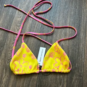 Nessy Swimwear Floral Reversibile Print Top thumbnail 4