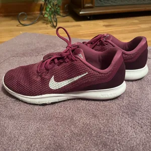 Woman’s Nike flex TR7  thumbnail 3