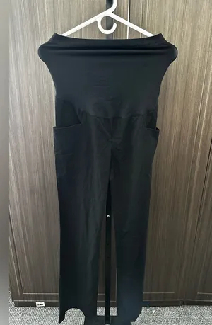 Liz Lange maternity size 2 black pants thumbnail 1