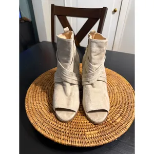 Journee Collection Faux Suede Peep Toe Wedge Ankle Booties Crisscross Size‎ 8 thumbnail 2