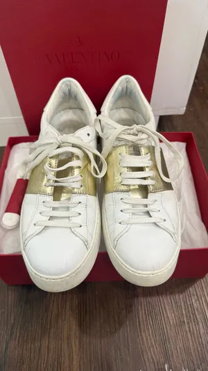 J Valentine Valentino Garavani Rockstud Sneakers sz 39 thumbnail 4