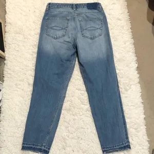 Abercrombie &‎ Fitch Signature Girlfriend Jeans High Waisted Raw Distressed 27 thumbnail 3