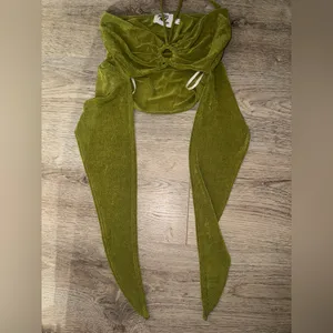 Princess Polly shimmery green top US4 thumbnail 3